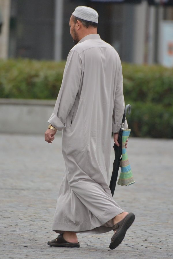 Top 3 des vêtements pour un homme musulman