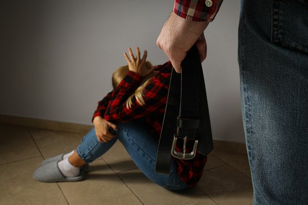 La violence faites aux femmes commence dès l'adolescence