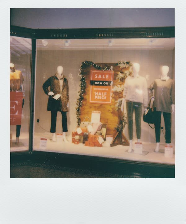 Kit affiches soldes multicolores pack 3 : dynamisez vos promotions !