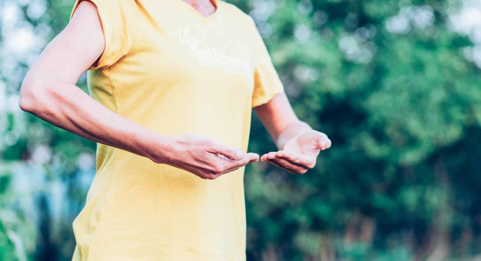 Quels exercices de Qi Gong pour débutants peuvent se pratiquer au bureau ?